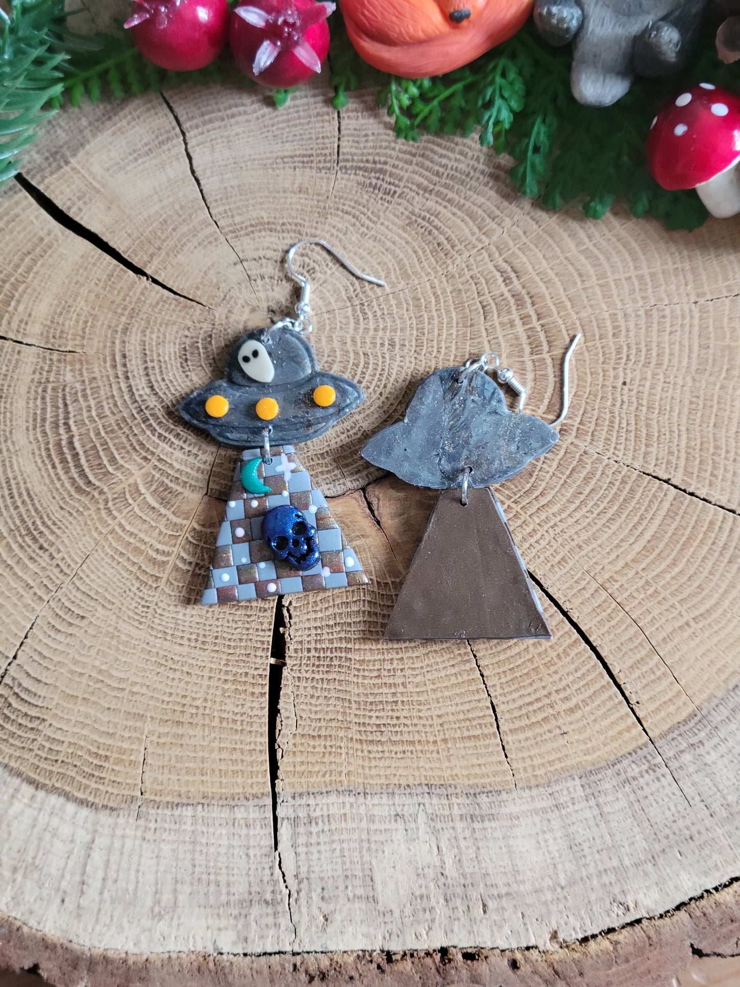 Alien Abduction: Checkered Skull Earrings