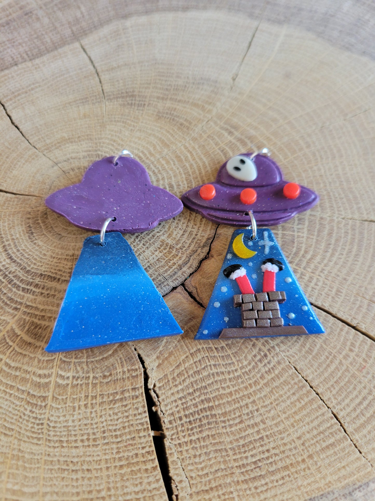 Alien Abduction: Santa in the Chimney Earrings