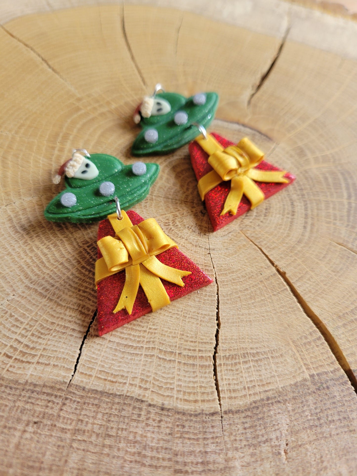 Alien Abduction: Prezzies Earrings