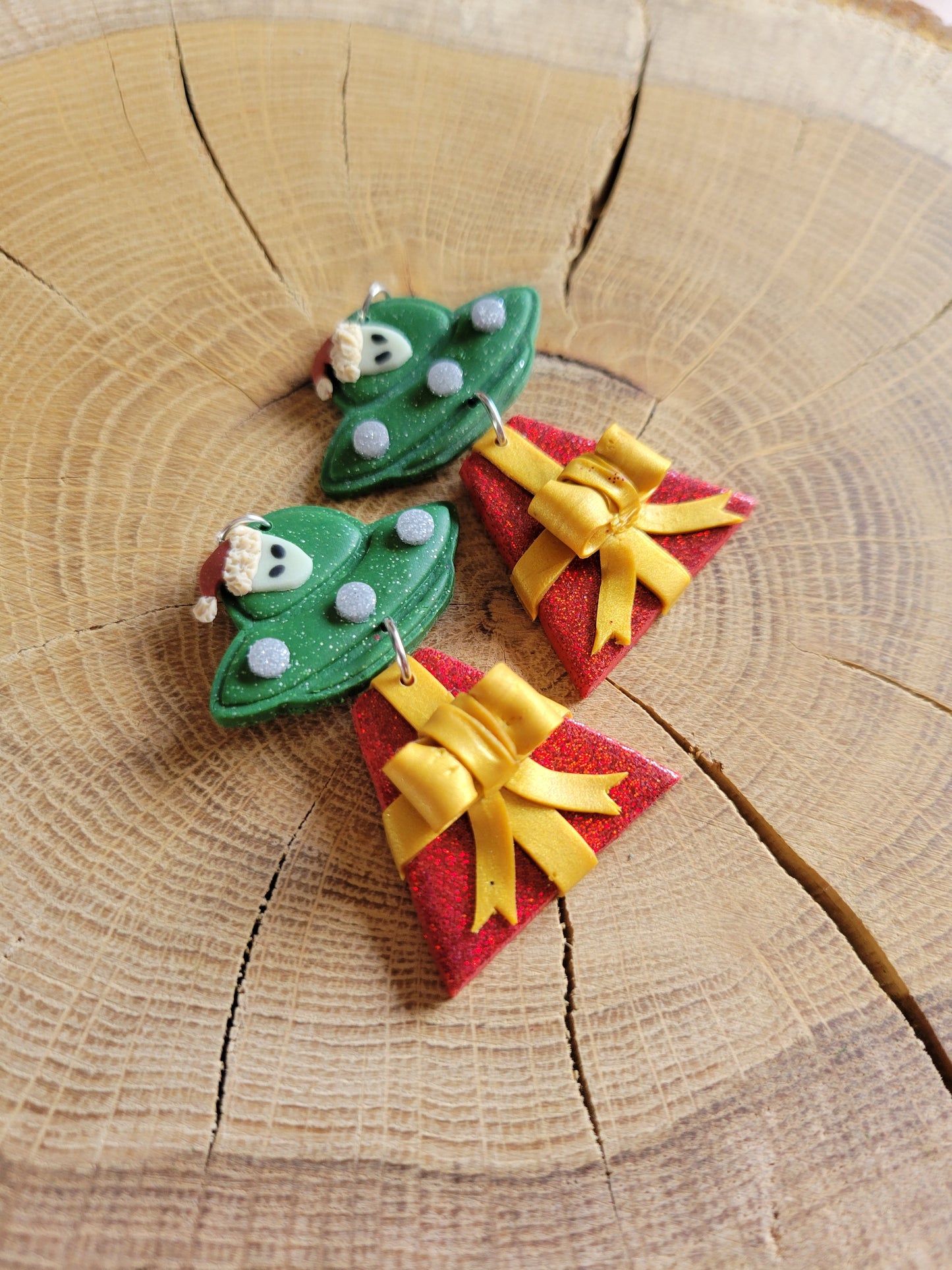 Alien Abduction: Prezzies Earrings