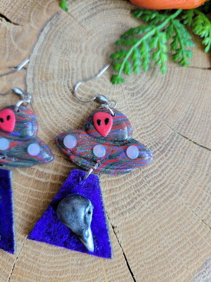 Alien Abduction: The Crow Earrings