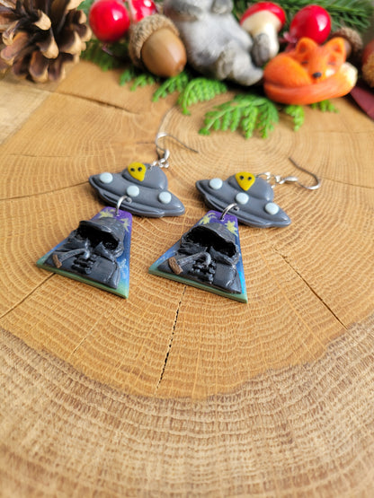 Alien Abduction: Fisherman Earrings