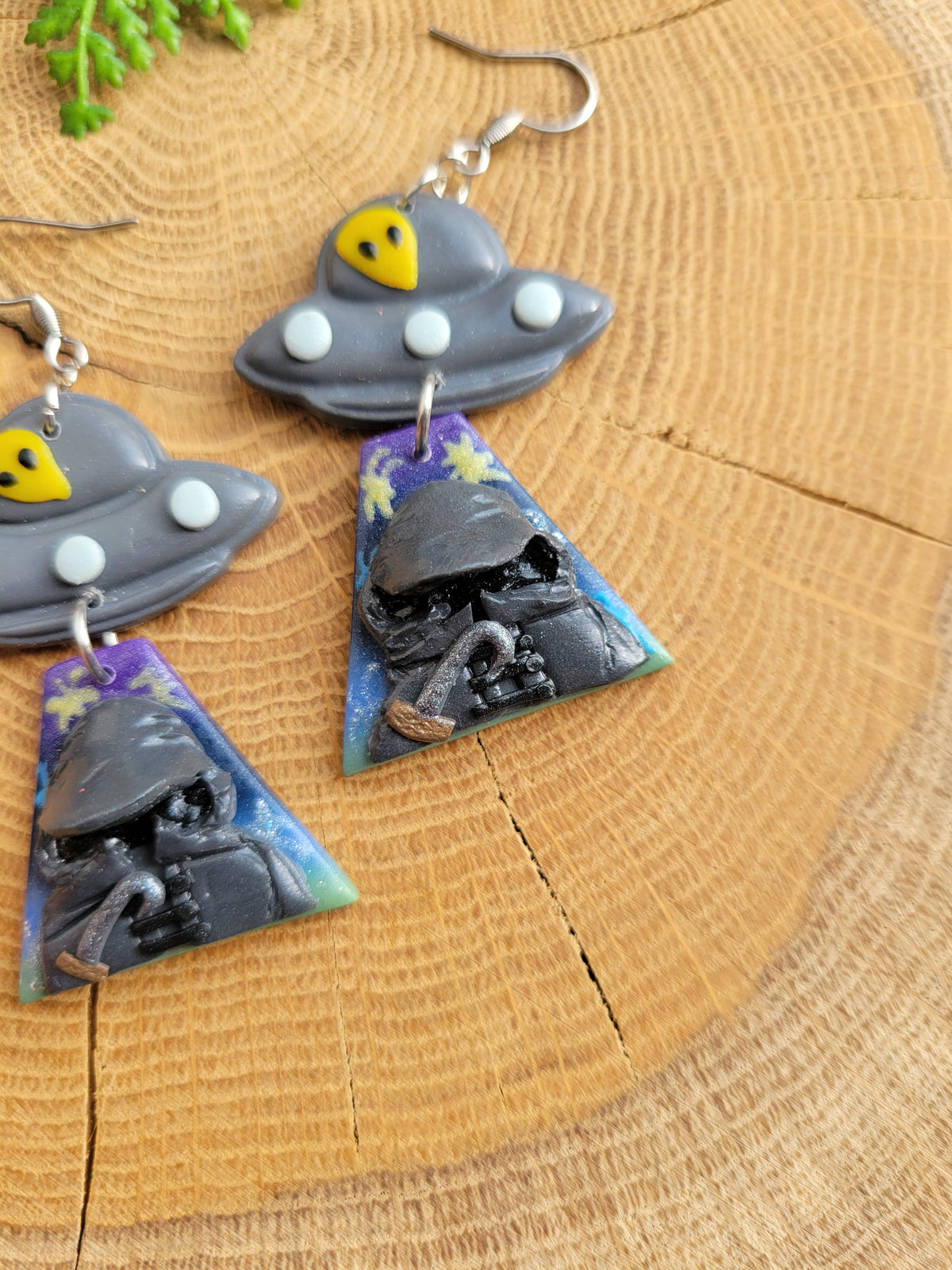 Alien Abduction: Fisherman Earrings