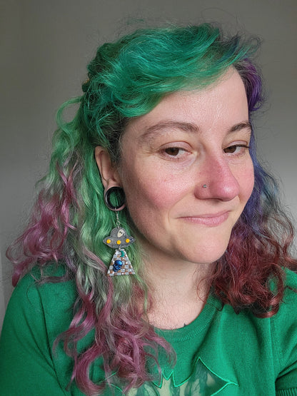 Alien Abduction: Checkered Skull Earrings