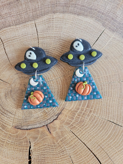 Alien Abduction: Checkered Pumpkin Earrings.