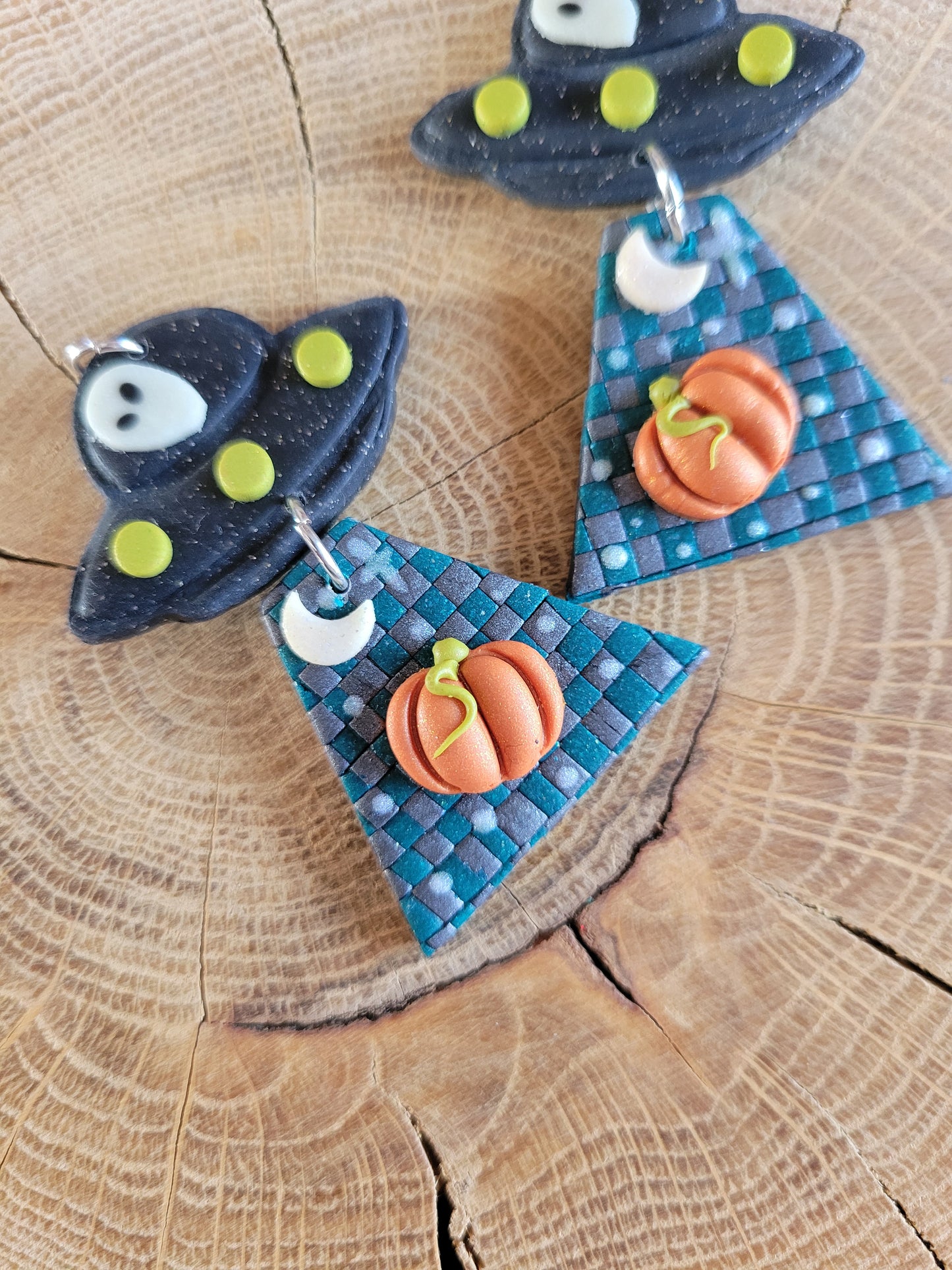 Alien Abduction: Checkered Pumpkin Earrings.