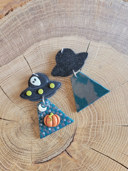 Alien Abduction: Checkered Pumpkin Earrings.